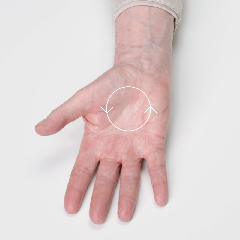 media/image/Schritt-3_mit-Massagegerat-behandeln.png